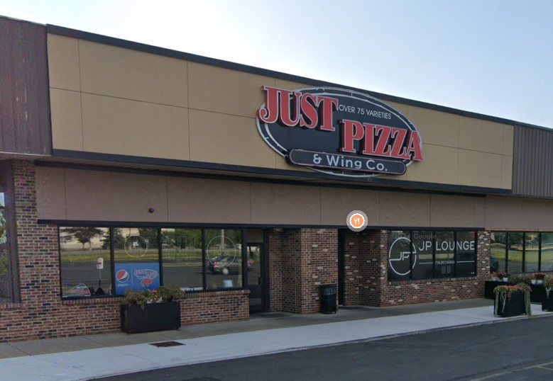 Pizzeria on Transit Road in Clarence, NY 